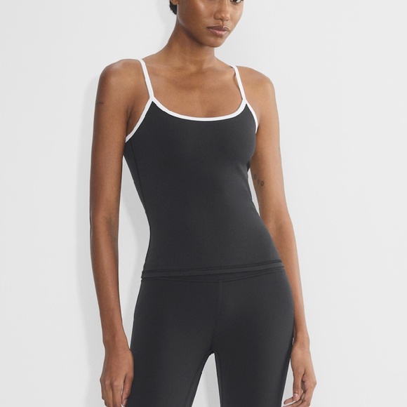 Aritzia Tops - Aritzia Golden LIFE Essential Contrast Trim Scoopneck Activewear Cami Tank Top